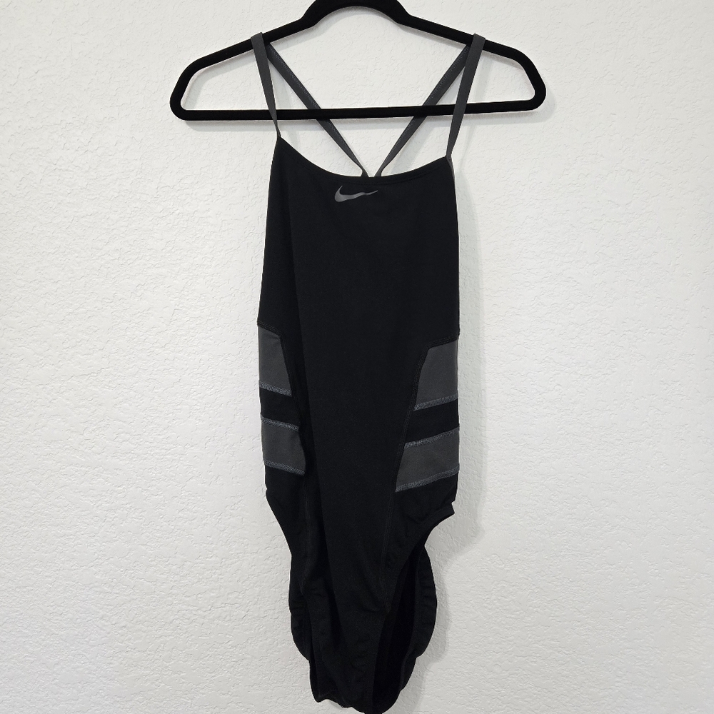Nike Women's HydraStrong Colorblock Cutout One Piece Swimsuit 14